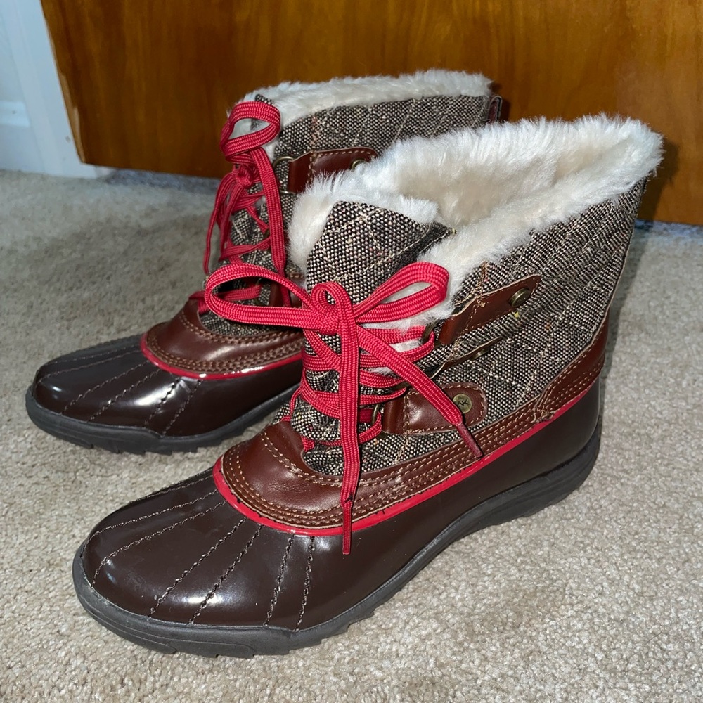 Anne Klein Sport Quilted Boots Women’s 7 Rubber Base Brown & Red SLIGHTLY WORN
